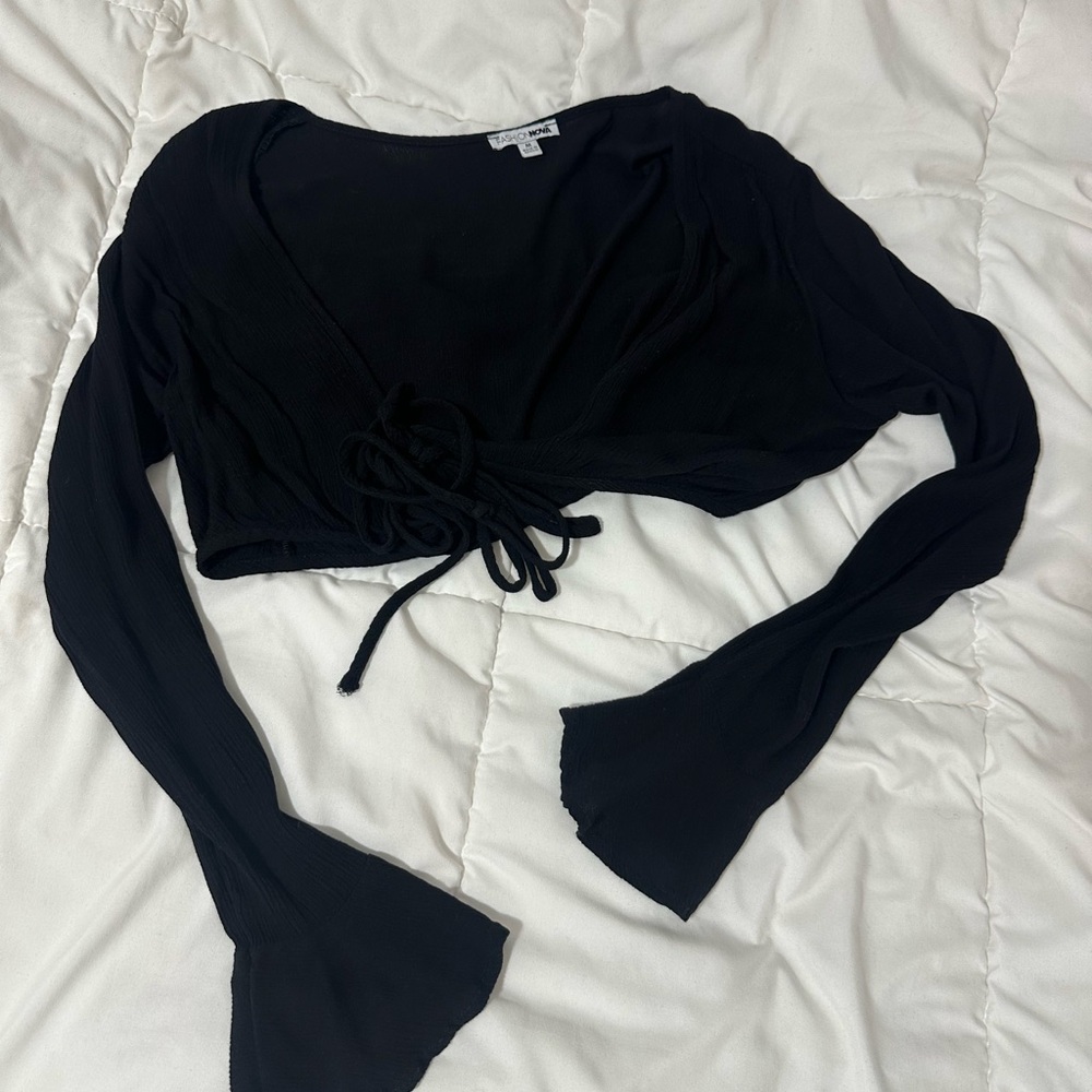 Fashion Nova Black Tie Front Crop Blouse